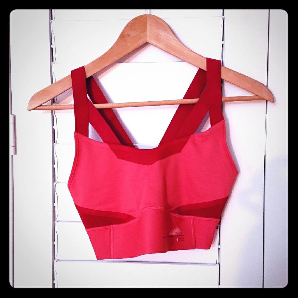 NWOT Reebok sports tank bra S